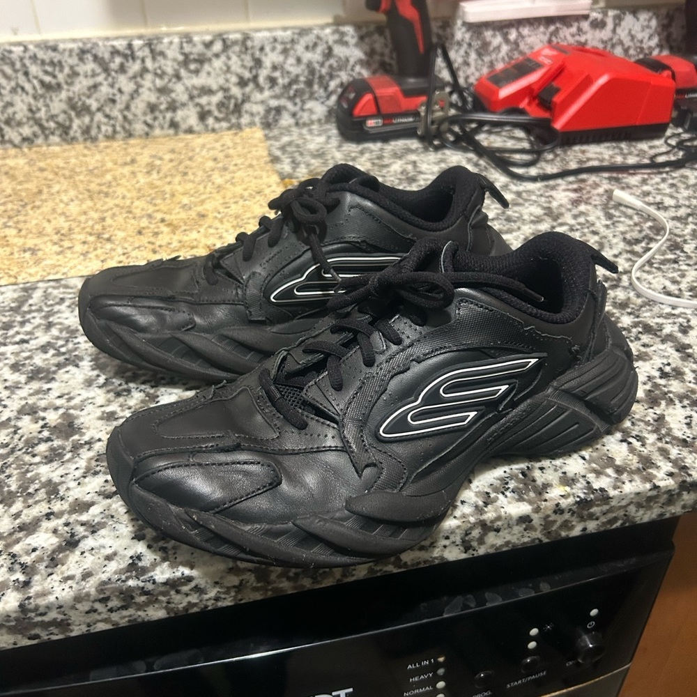 Balenciaga Women’s Monday shoe(prefer local people by me)